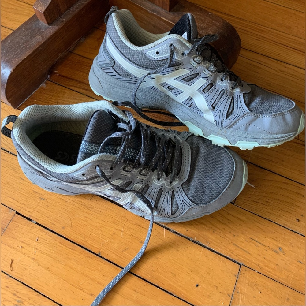 Women’s Running Shoes